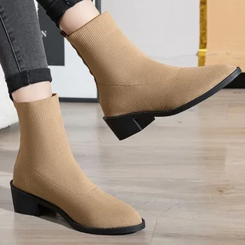 Обувь для женщин 2023 Высококачественное скольжение на женских сапогах Осенние сапоги с острым носком Твердые лаконичные короткие каблуки Коренастые каблуки Эластичные сапоги